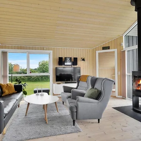 Vakantiehuis 3 Bedroom In Fåborg