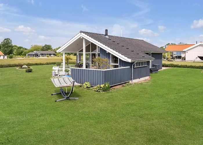 בית נופש 3 Bedroom In פאבורג