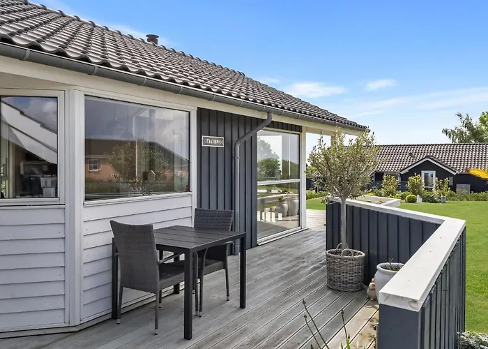 בית נופש 3 Bedroom In פאבורג